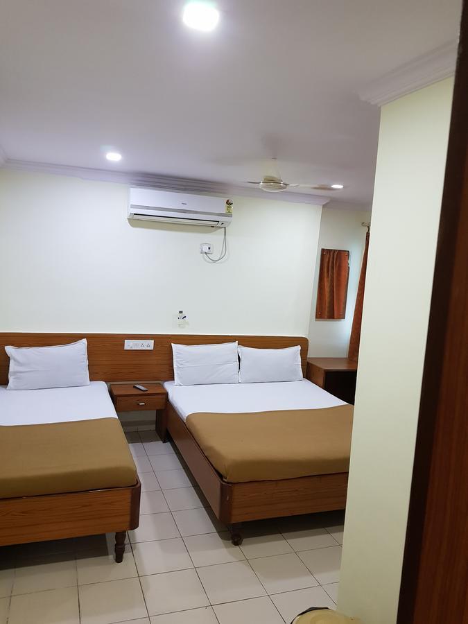 Hotel Super Мумбаи Экстерьер фото