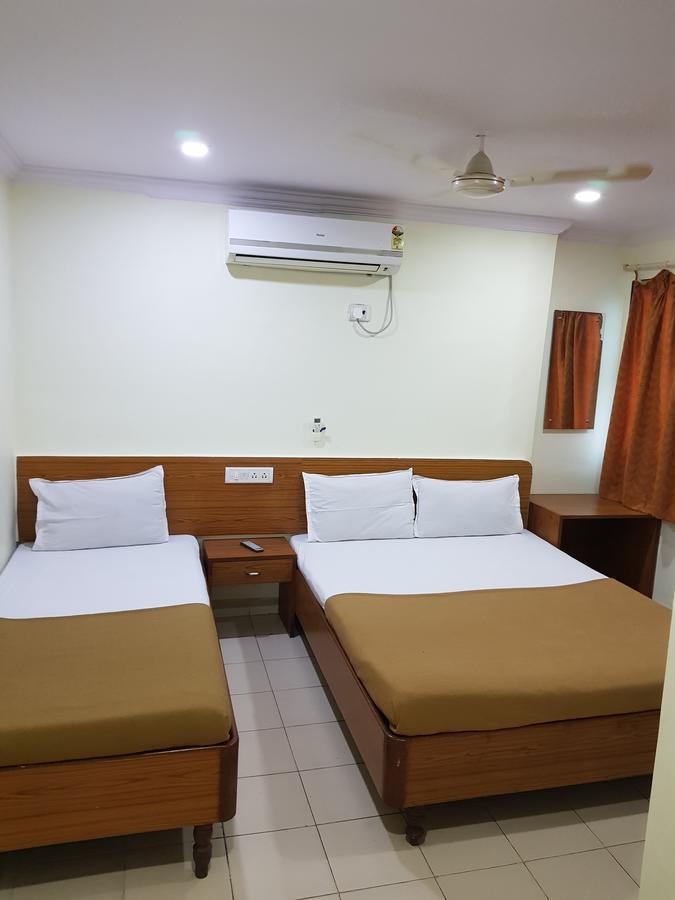 Hotel Super Мумбаи Экстерьер фото